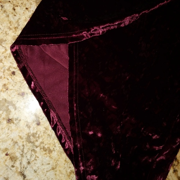 Burgandy velvet dress - Picture 1 of 3
